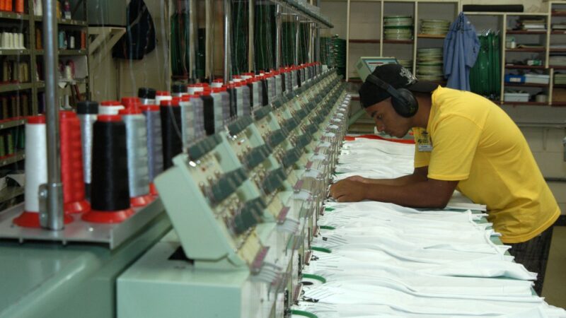 Brasil cresce em empregos e tem menor taxa de desocupação em dez anos