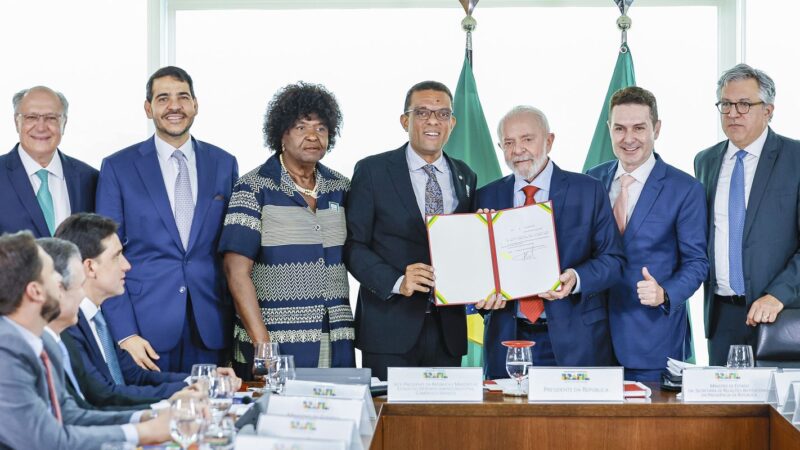 Lula sanciona leis que reconhecem gospel, grafite e Festa do Sairé