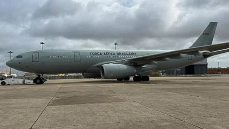 Repatriação: Aeronave da FAB deixa Líbano com 229 brasileiros