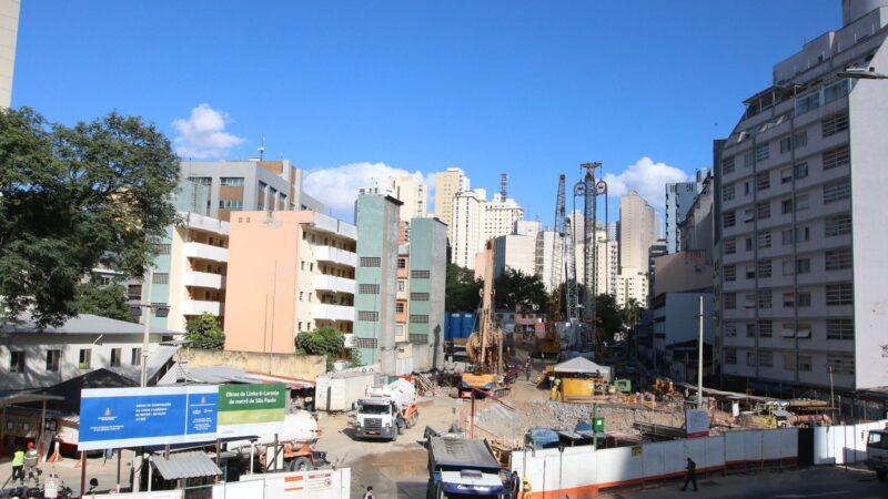 Escavações revelam novas peças arqueológicas na obra do metrô de SP