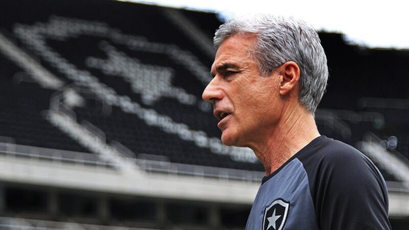 Luís Castro na mira do Corinthians para 2025