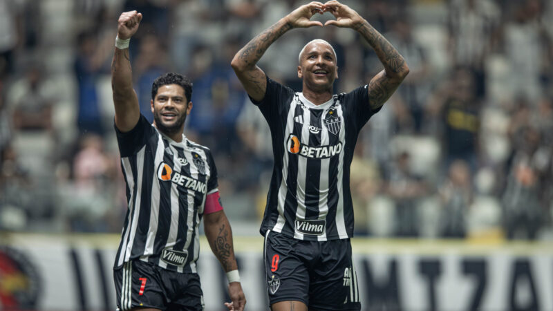 Deyverson decide quem é melhor entre Paulinho e Hulk