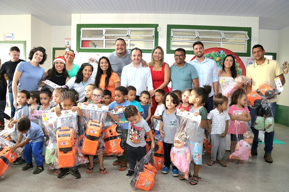 NATAL DO BEM ENTREGA BRINQUEDOS PARA CRIANÇAS EM VALPARAÍSO