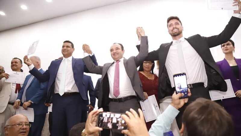 PÁBIO MOSSORÓ PRESTIGIA EVENTO DE DIPLOMAÇÃO DE NOVO PREFEITO