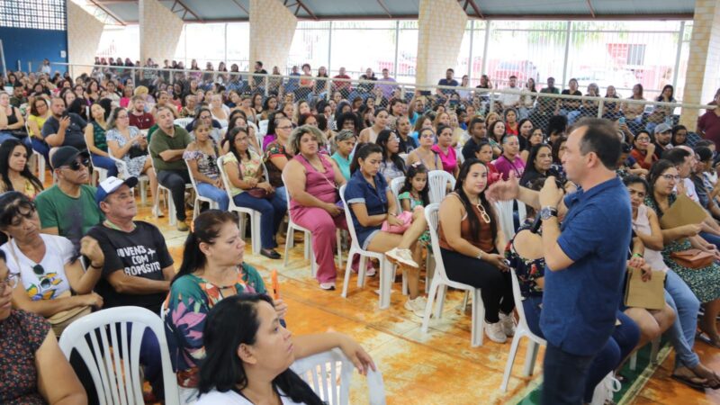 PREFEITO PÁBIO MOSSORÓ REALIZA ENCONTRO COM COLABORADORES DA SECRETARIA MUNICIPAL DE EDUCAÇÃO