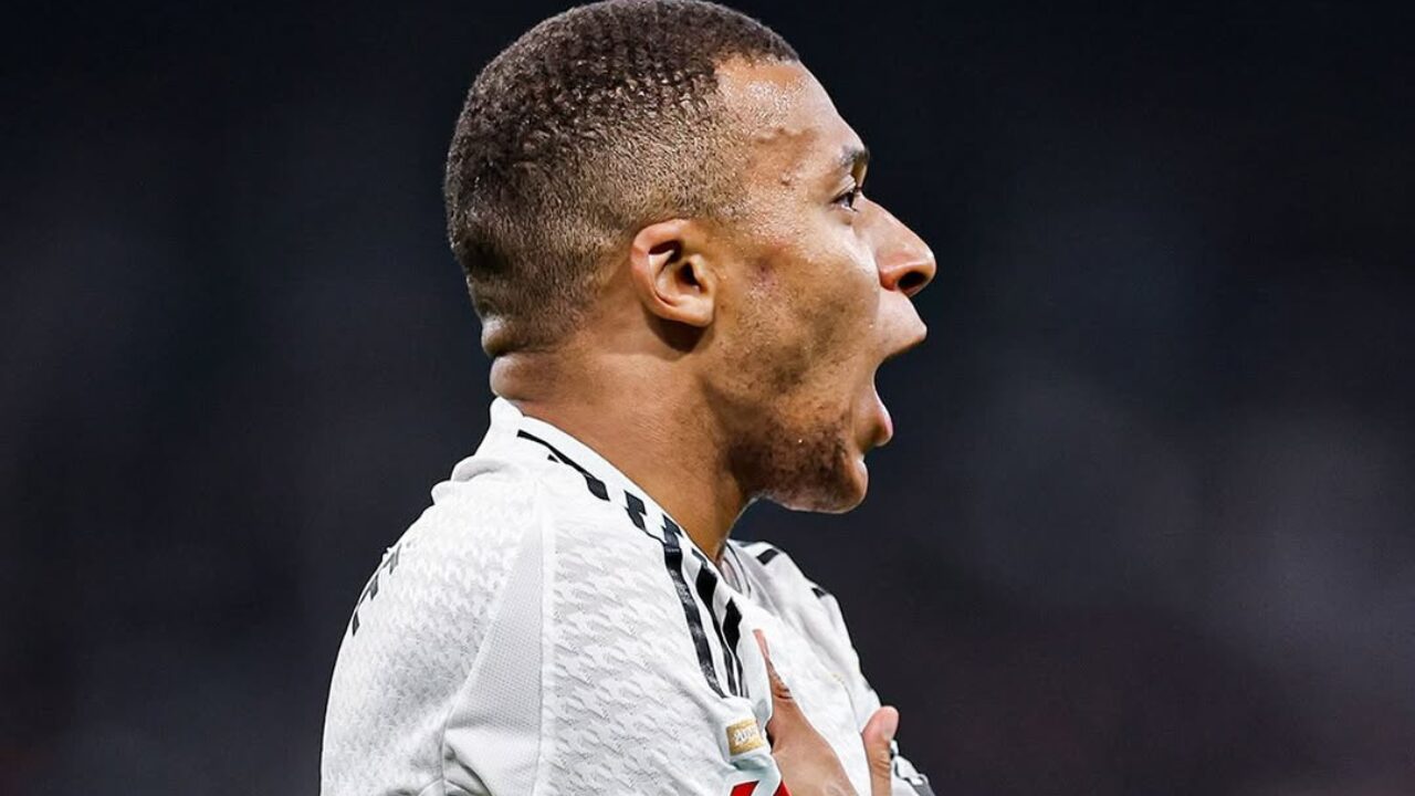 Ex-jogador diz que Mbappé fica mais confortável com ausência de Vini Jr