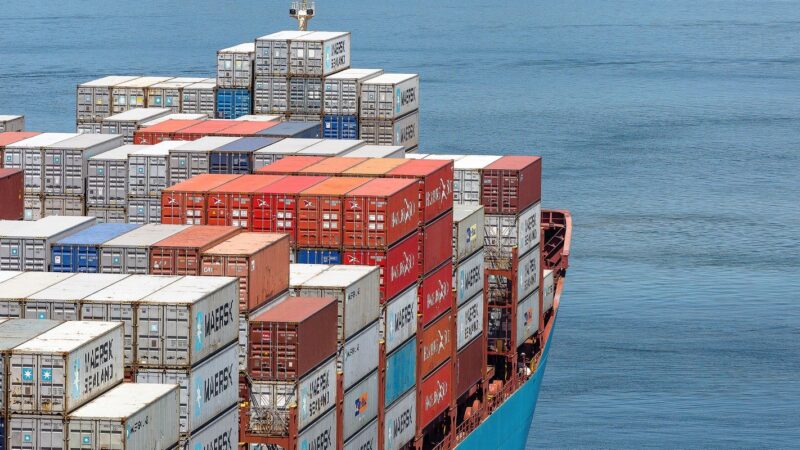 Balança comercial tem primeiro déficit desde janeiro de 2022