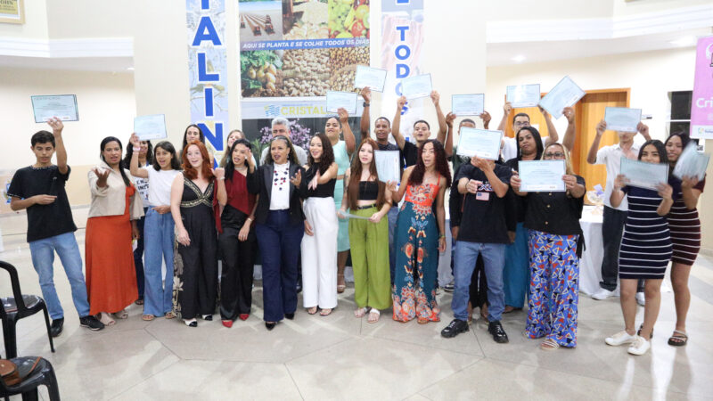 Entrega de Certificados dos Cursos Profissionalizantes do Lab Cristalina