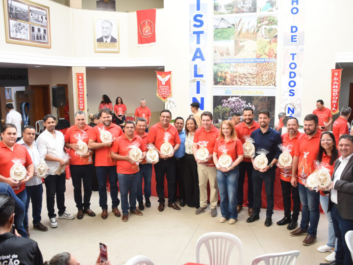 Café da manhã reúne autoridades em Cristalina durante o IX Encontro Estadual das Coroas do Divino Espírito Santo