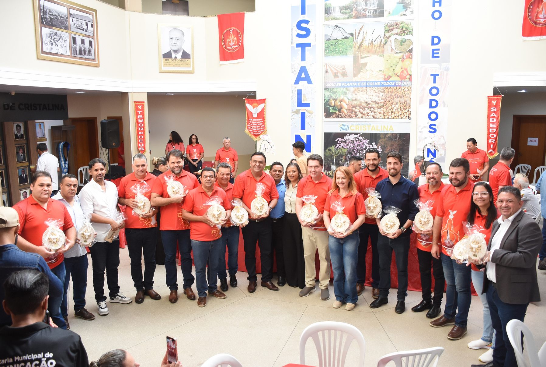 Café da manhã reúne autoridades em Cristalina durante o IX Encontro Estadual das Coroas do Divino Espírito Santo