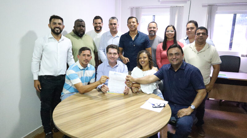 PREFEITURA MUNICIPAL DE CRISTALINA FUNCIONA EM CAMPOS LINDOS DURANTE A MANHÃ DO DIA 29 DE ABRIL