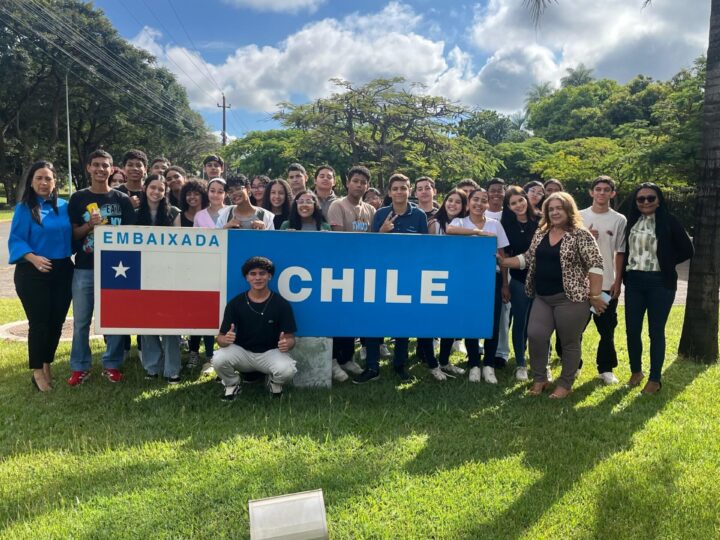 DE VALPARAÍSO PARA O CHILE: ESTUDANTES DO  ENTORNO DO DF CONHECEM EMBAIXADA CHILENA 