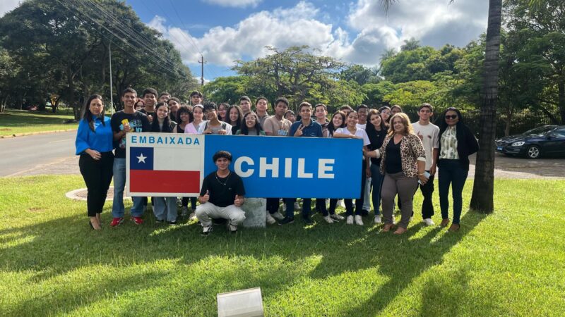 DE VALPARAÍSO PARA O CHILE: ESTUDANTES DO  ENTORNO DO DF CONHECEM EMBAIXADA CHILENA 