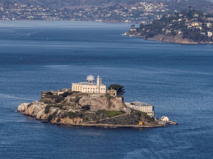 Giro Internacional: Trump diz que pretende reabrir prisão de Alcatraz