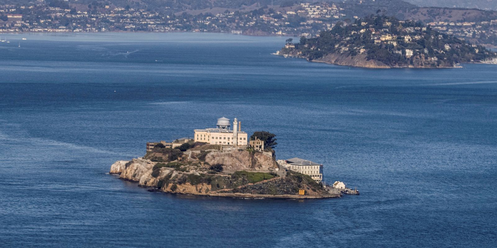 Giro Internacional: Trump diz que pretende reabrir prisão de Alcatraz