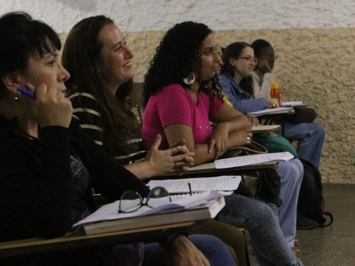 Rede Nacional de Cursinhos Populares recebe inscrições até terça