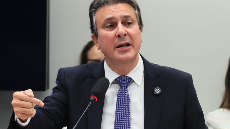 MEC promete R$ 400 milhões para universidades e institutos federais