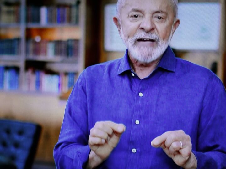 Lula sanciona lei que torna Política Nacional Aldir Blanc permanente