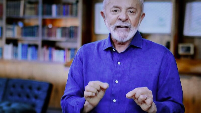 Lula sanciona lei que torna Política Nacional Aldir Blanc permanente