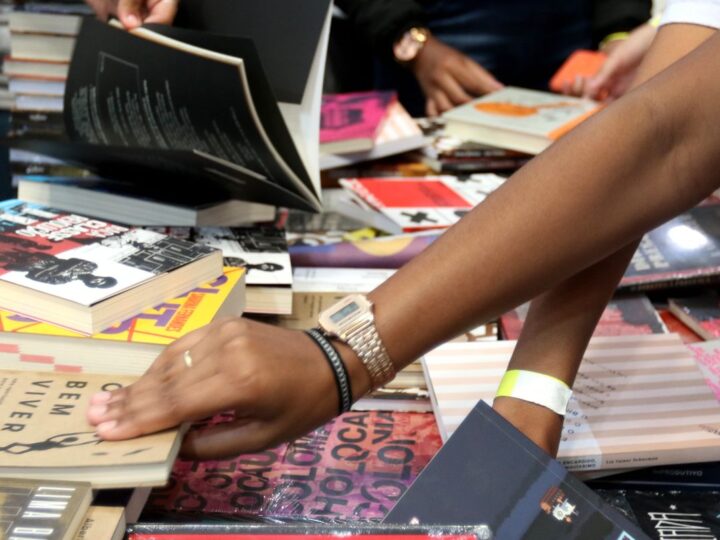 Começa Feira do Livro da Unesp