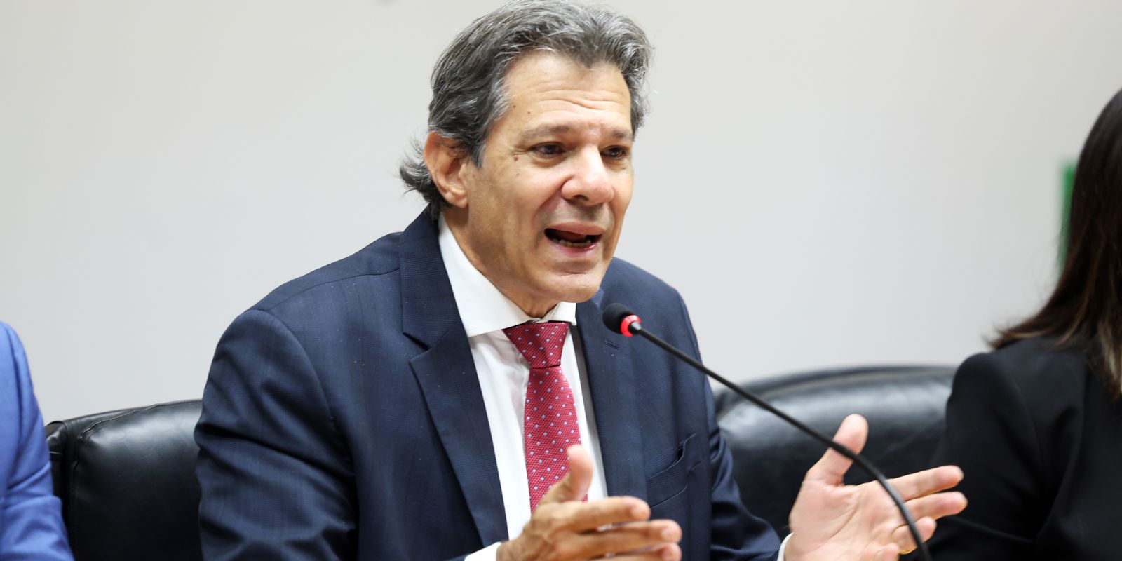 Haddad anuncia medidas compensatórias para substituir decreto do IOF