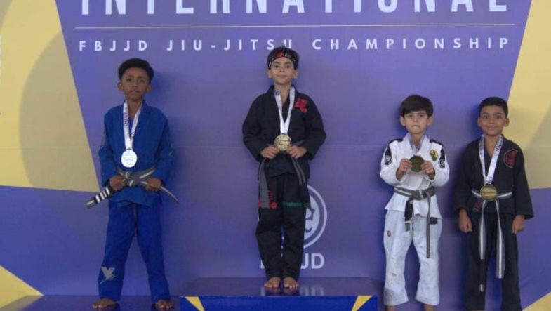 EX-ALUNO DE PROJETO SOCIAL DE VALPARAÍSO É CAMPEÃO NO TORNEIO CENTRO-OESTE DE JIU-JITSU