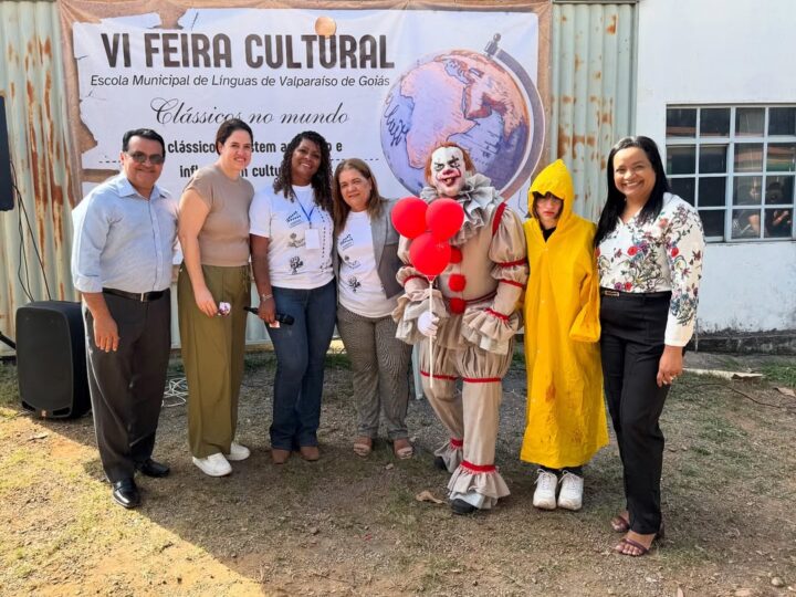 VI FEIRA CULTURAL DA ESCOLA MUNICIPAL DE LÍNGUAS CELEBRA OS “CLÁSSICOS NO MUNDO” COM ESPETÁCULO DE CONHECIMENTO E CULTURA