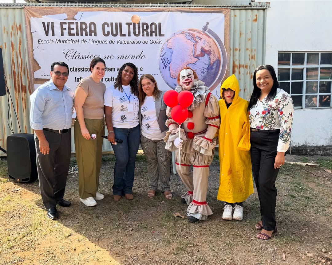VI FEIRA CULTURAL DA ESCOLA MUNICIPAL DE LÍNGUAS CELEBRA OS “CLÁSSICOS NO MUNDO” COM ESPETÁCULO DE CONHECIMENTO E CULTURA