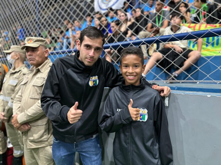 JOVEM DE VALPARAÍSO REVELA TALENTO E CHEGA AO ATLÉTICO MINEIRO COM APOIO DE PROJETOS E PREFEITURA