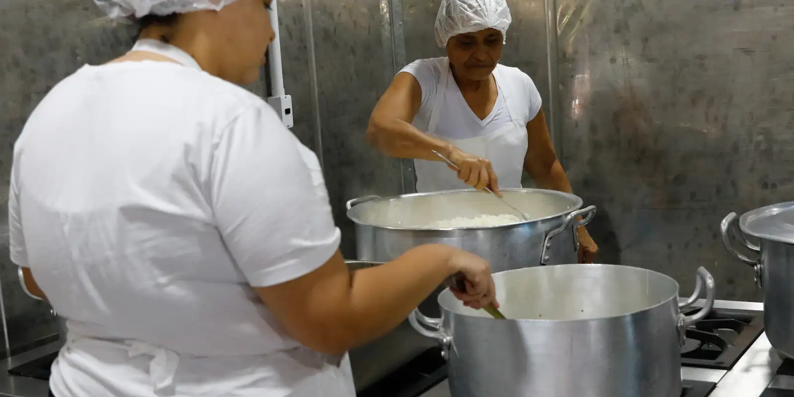 ONG abre inscrições para escola de gastronomia com impacto social