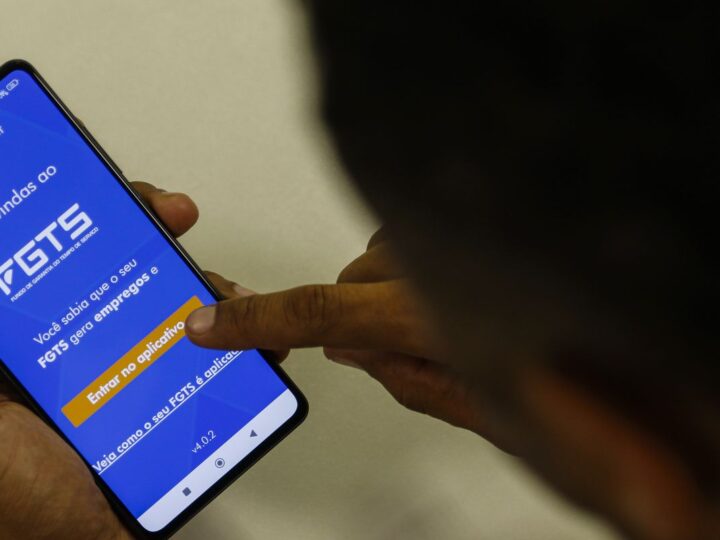 Caixa começa a pagar FGTS de quem optou por saque-aniversário