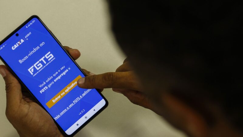Caixa começa a pagar FGTS de quem optou por saque-aniversário